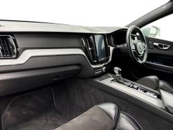 VOLVO XC60 Photo 2