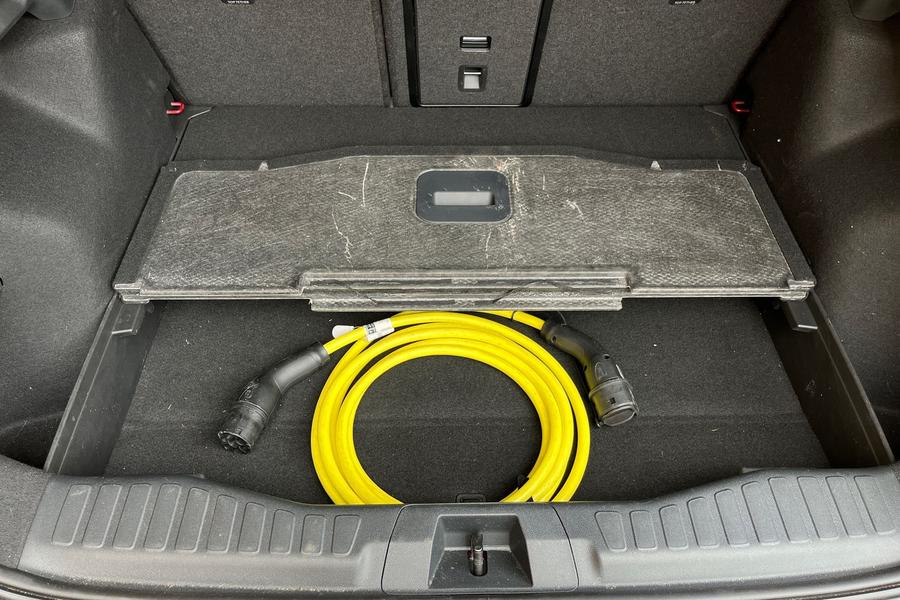 Ford Explorer Photo autoimg-b8adbe165abd5e8d503735c72b6d0fb3728e399a.jpg