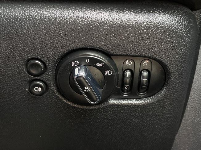 MINI Hatch Photo 35