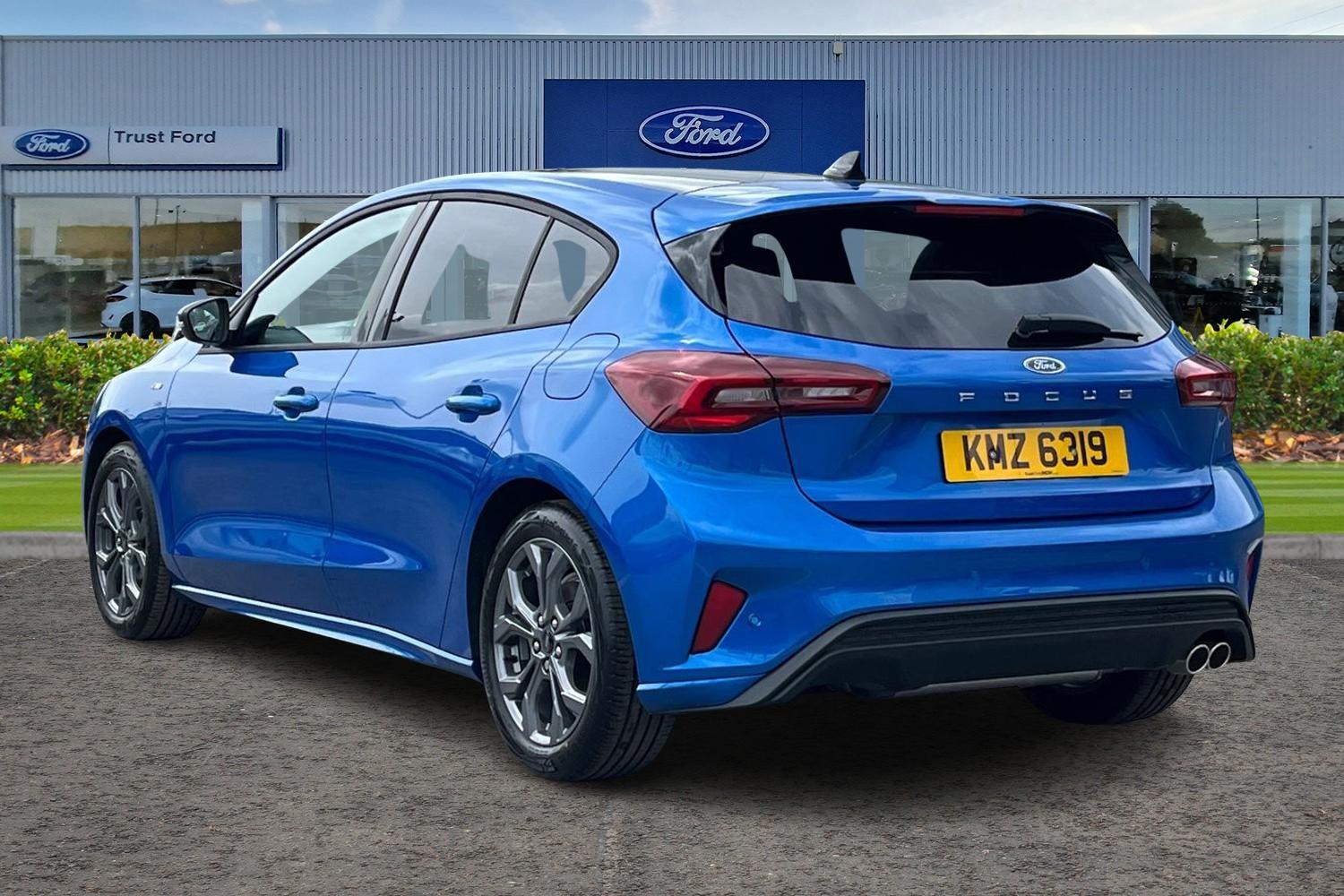 Ford FOCUS Photo 1