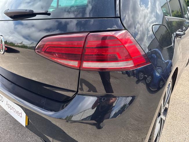 VOLKSWAGEN Golf Photo 18