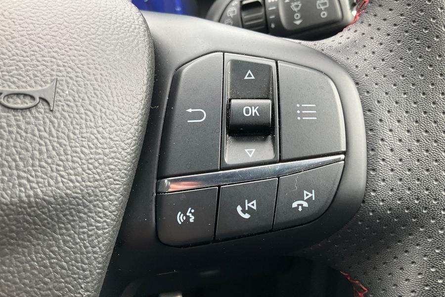 Ford KUGA Photo autoimg-b8b071b395521ba63855cc2b0eba8580ff43375d.jpg