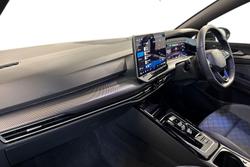VOLKSWAGEN Golf Photo 2
