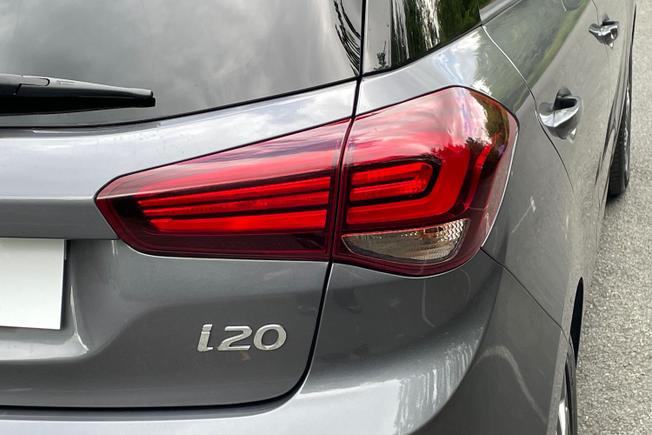 HYUNDAI i20 Photo 18