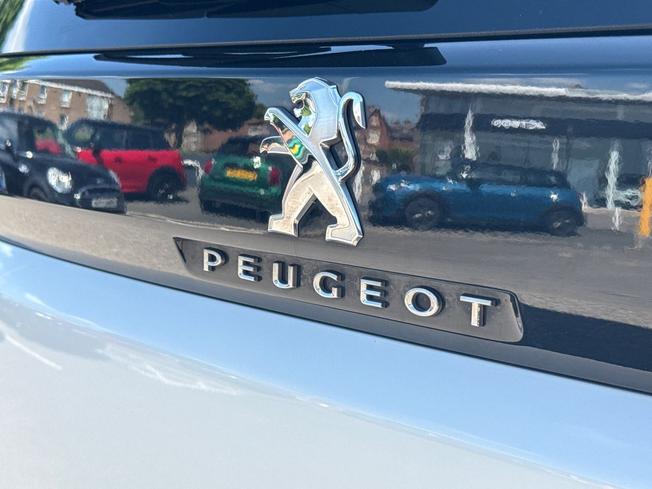 PEUGEOT 5008 Photo 36