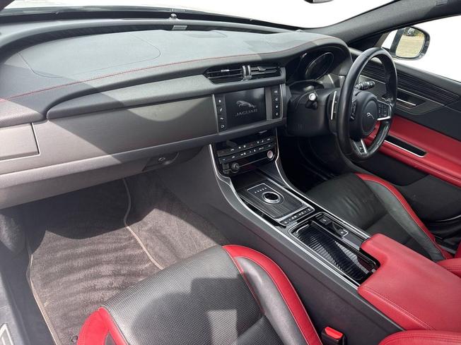 JAGUAR XF Photo 2