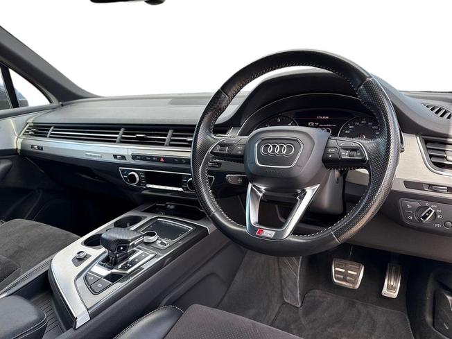 AUDI Q7 Photo 6