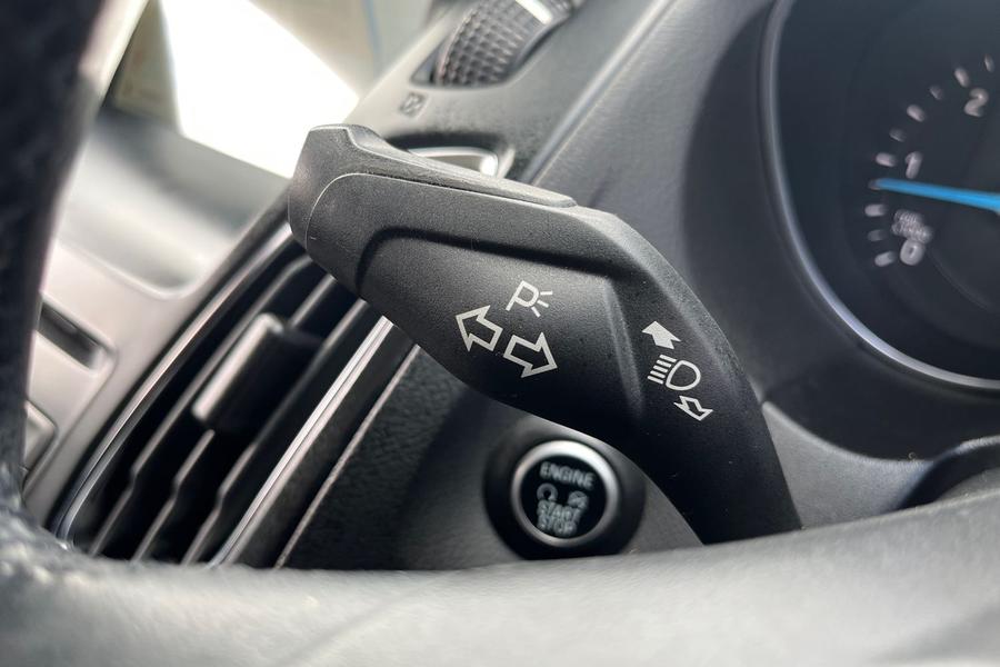 Ford Focus Photo autoimg-b8be7c569201173aae0eb7a0ae7956bd9cf8638f.jpg