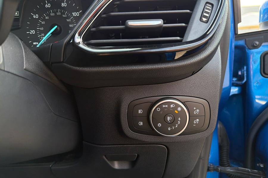 Ford FIESTA Photo autoimg-b8c0c963de0246a75d1630d225cb591384929e76.jpg