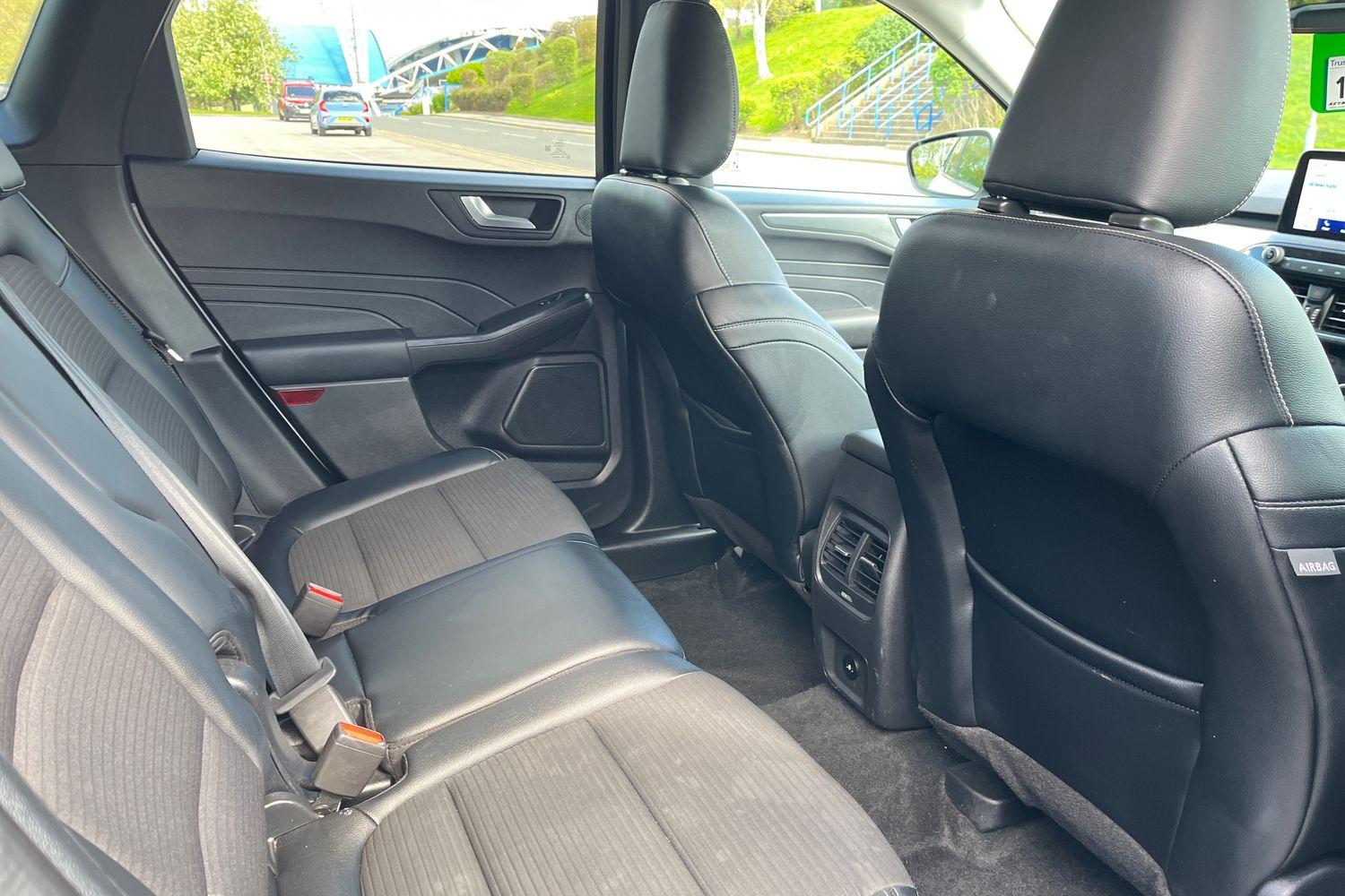 Ford KUGA Photo 37