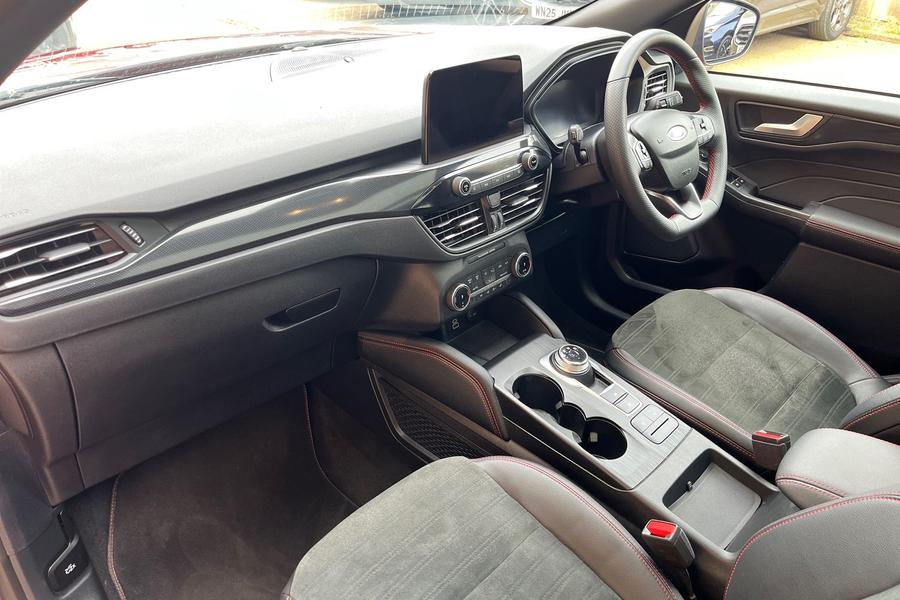 Ford KUGA Photo autoimg-b8c26417684a16c1fee76dd931d9181de2aad174.jpg