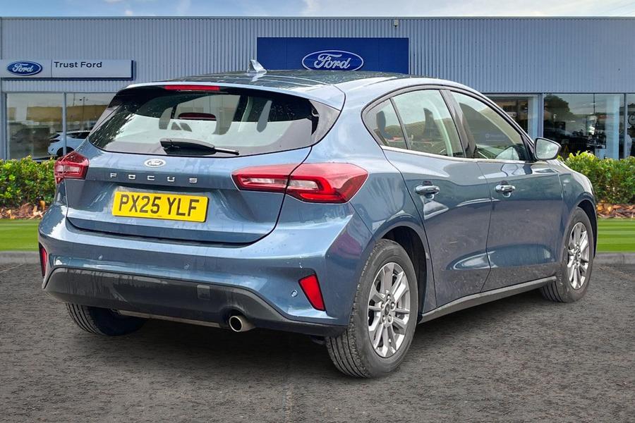 Ford Focus Photo autoimg-b8c2a84f28be118d2dfeff8c23390a6ba3c2f46f.jpg