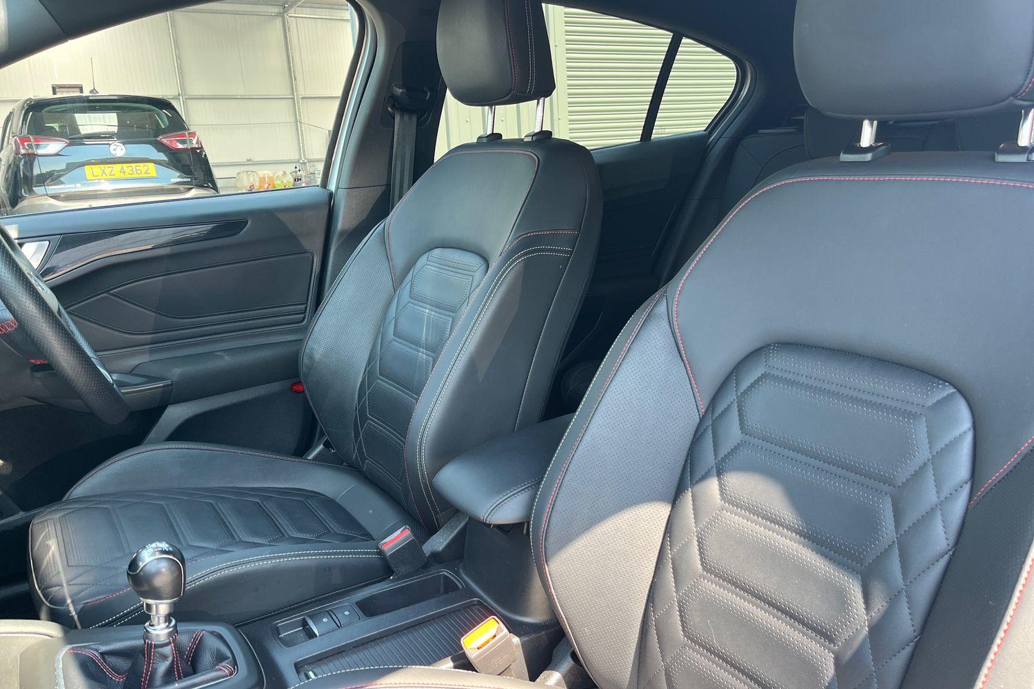 Ford Focus Photo 18
