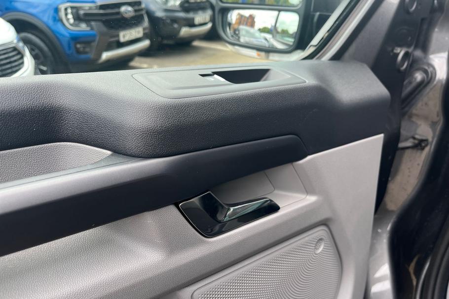 Used Ford TOURNEO CUSTOM YM25OMJ 34
