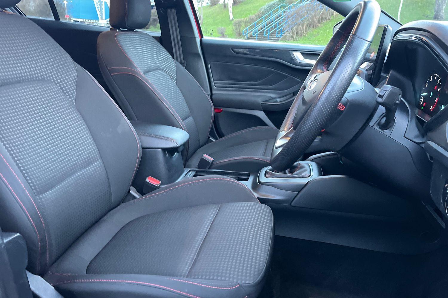 Ford FOCUS Photo 16
