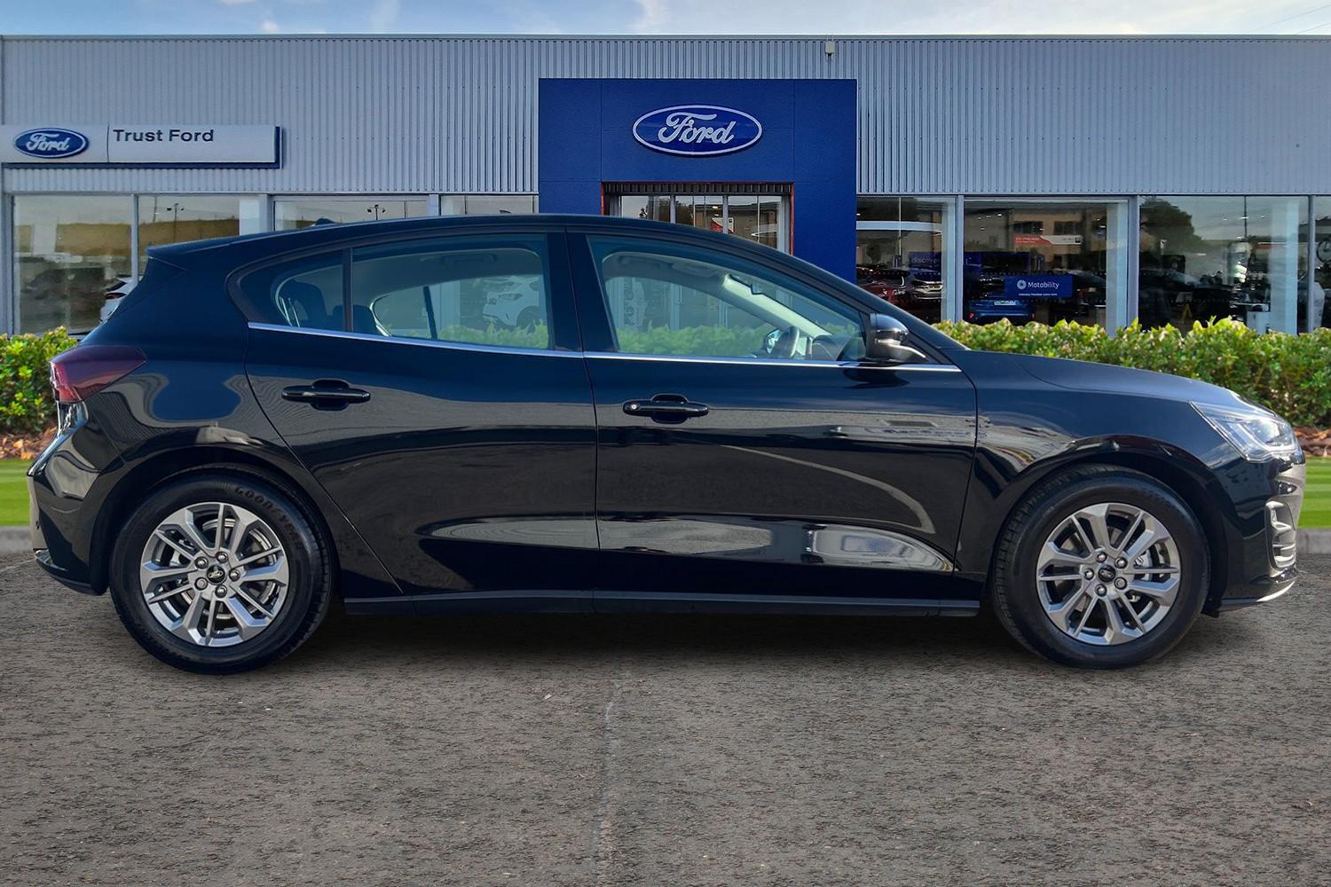 Ford Focus Photo 2