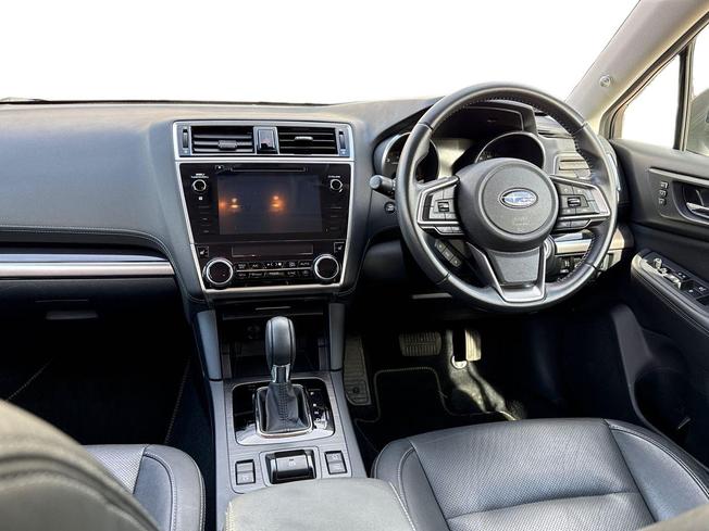 SUBARU Outback Photo 11