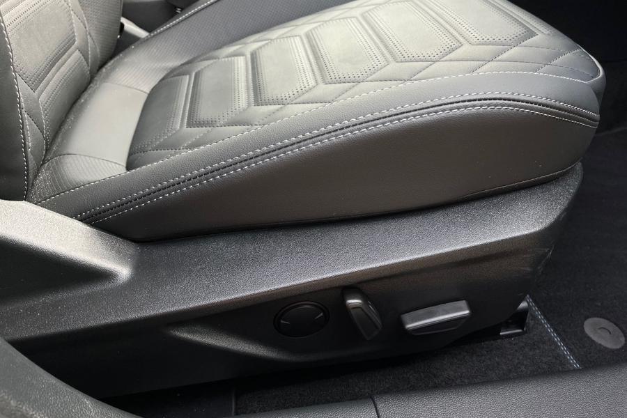 Ford Focus Photo autoimg-b8db674993dc3d76e4de19b451a81a76d93ed0c9.jpg