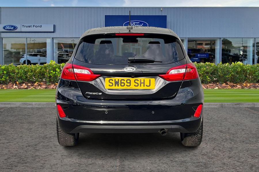 Ford Fiesta Photo autoimg-b8dbb42b4c162fcfd4630288ed0a3107ab6f7056.jpg
