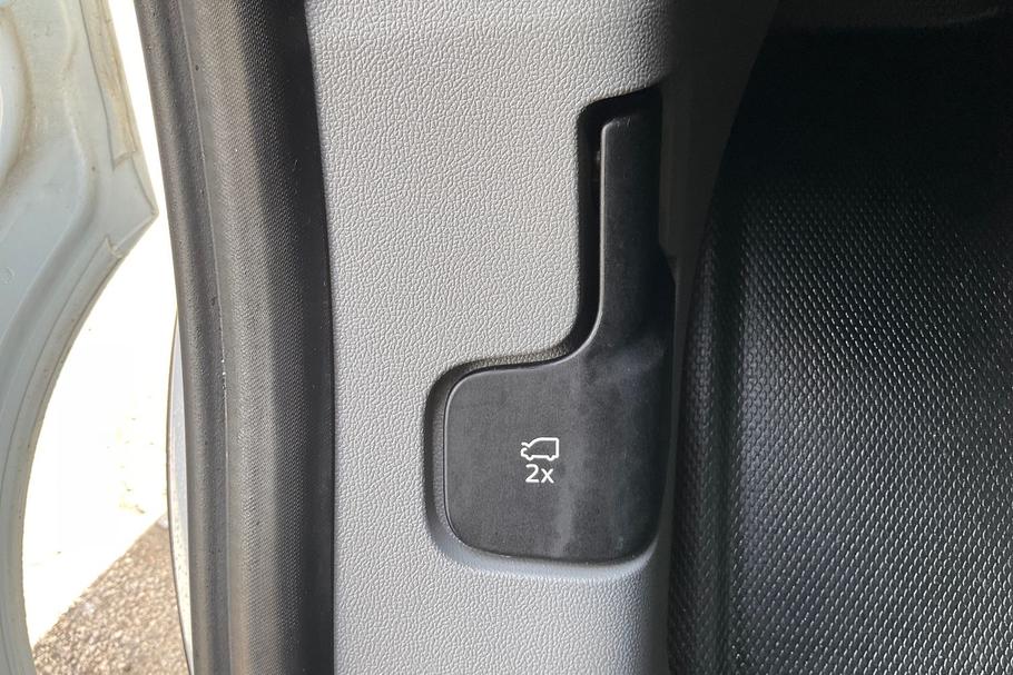 Used Ford TRANSIT CUSTOM FH73OFA 16