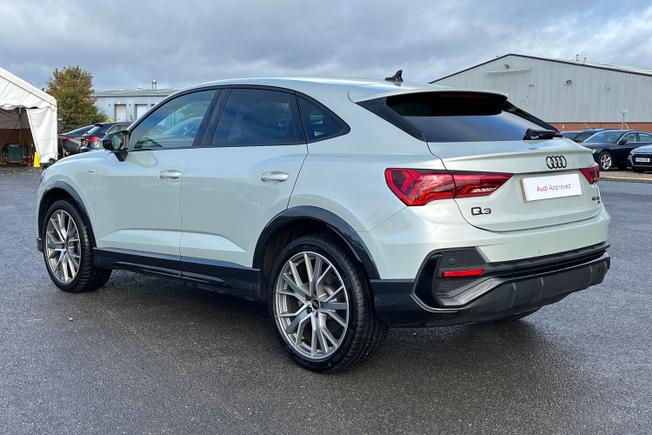 AUDI Q3 Photo 31