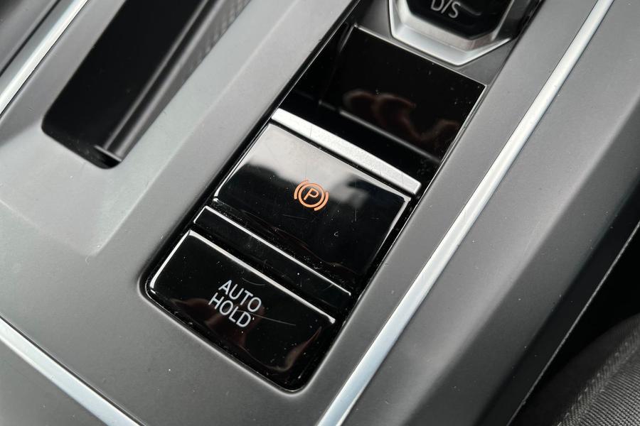 Volkswagen Golf Photo autoimg-b8e154effa7412548eecdbcfb30f59a248939431.jpg
