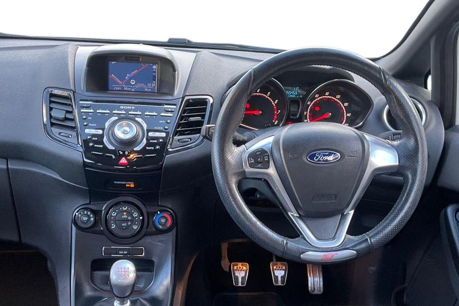 Ford FIESTA Photo autoimg-b8e159165286b3a403fb3e5a68e3ca14d86f1bba.jpg