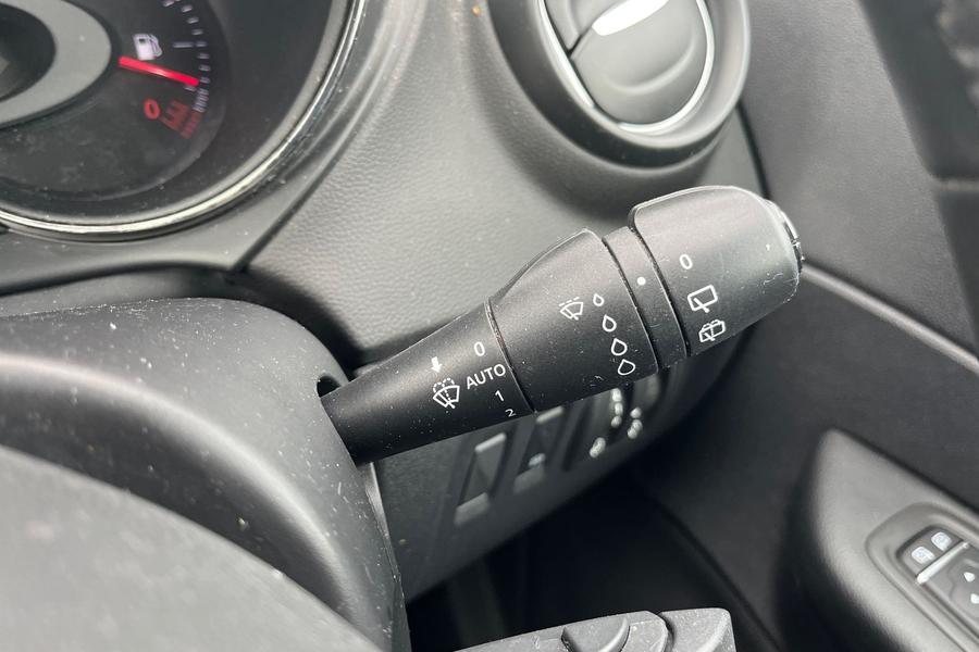 Renault CAPTUR Photo autoimg-b8e3eb31a86f53b71702abcf088ac9c4f2da998a.jpg