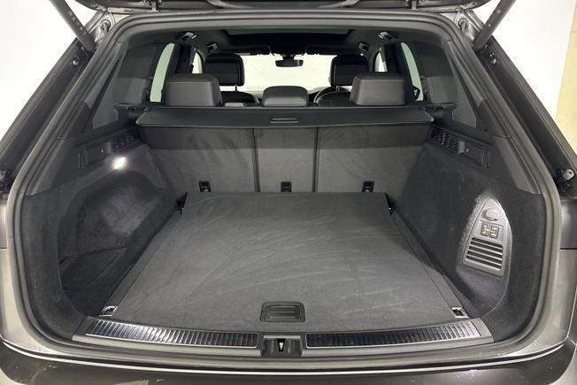 VOLKSWAGEN Touareg Photo 12