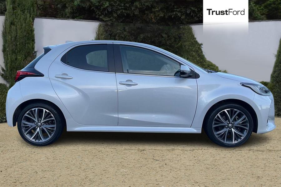 Toyota Yaris Photo autoimg-b8e9b0e857e3db93566639810adae18e8d78a1aa.jpg