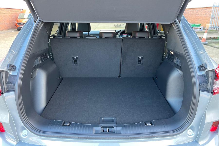 Ford KUGA Photo autoimg-b8edf968eadde1a6ae98542edfb5ea155bd8ee4d.jpg