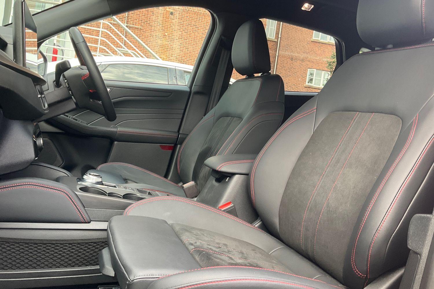 Ford KUGA Photo 18