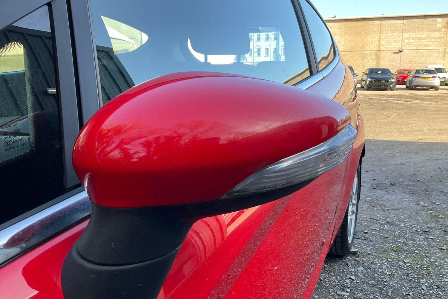 Ford Fiesta Photo 36