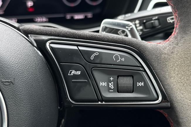 AUDI Rs4 Avant Photo 17