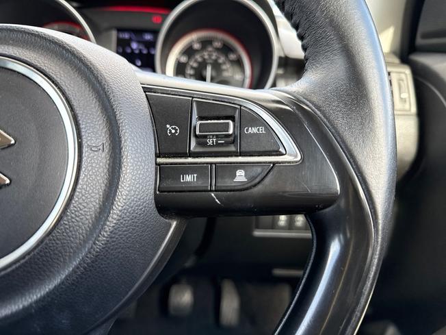 SUZUKI Swift Photo 17