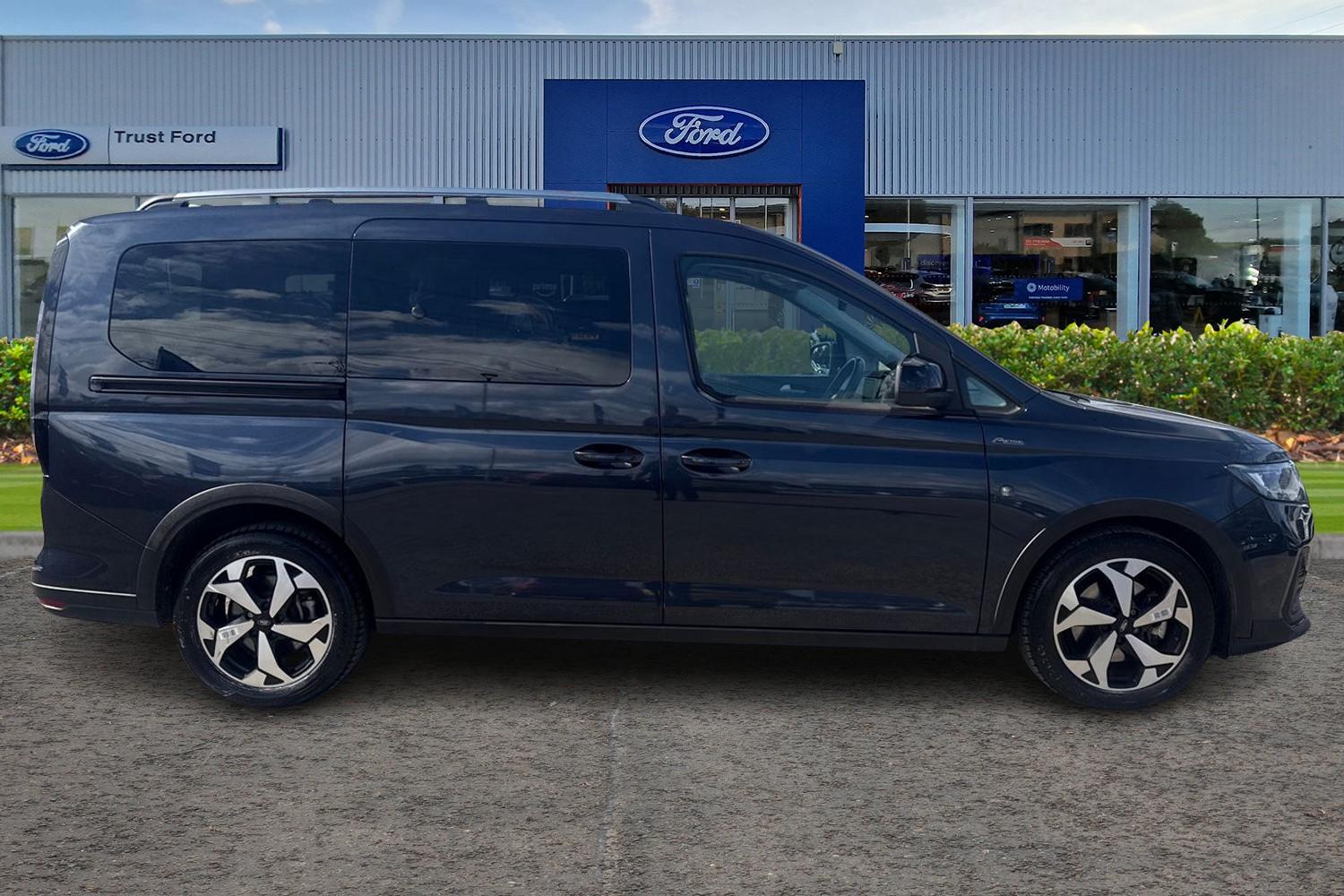 Ford GRAND TOURNEO CONNECT Photo 2