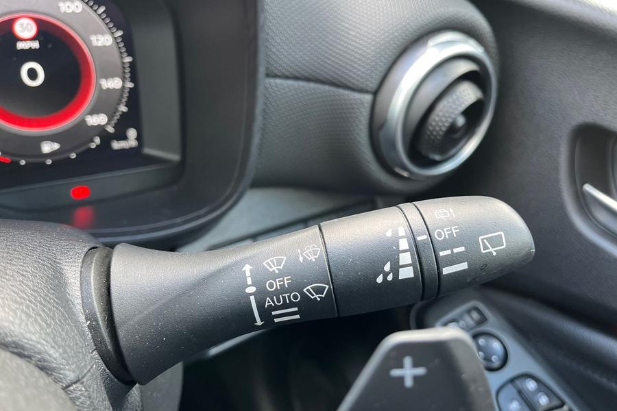 Nissan JUKE Photo autoimg-b8f77936ea82b65ac3257e5c9ade4e32f91e4721.jpg
