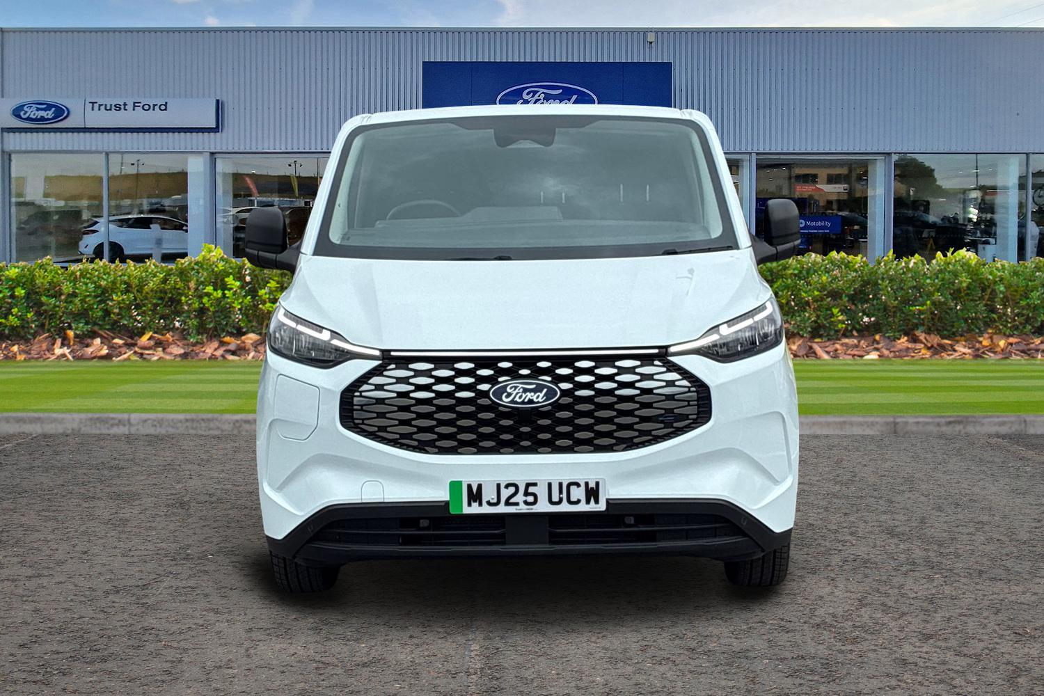 Ford E-TRANSIT CUSTOM Photo 11