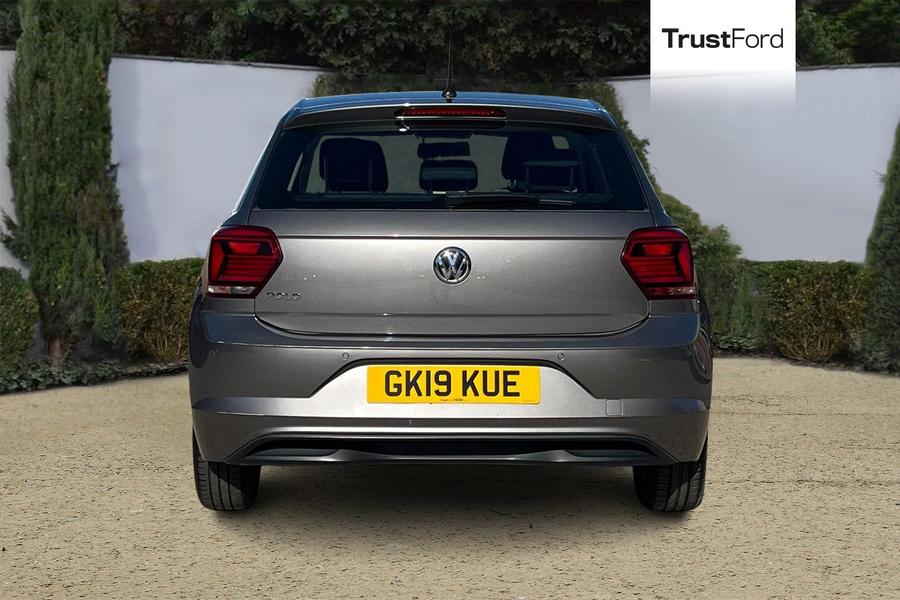 Volkswagen Polo Photo autoimg-b8ff8e11c1f346f19f50f2a9b45e3dc1bc1b2cc8.jpg