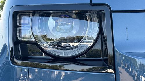 Land Rover Defender Photo autoimg-b90e4f38a09eb75849b34ea73a6c9fa599475b34.jpg