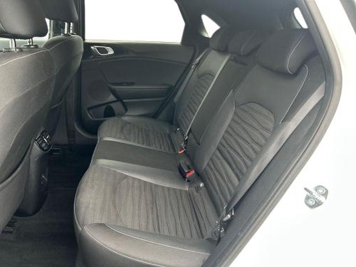 Kia CEED Photo autoimg-b910337c54d0445354f55fc6ec6d4583ea3a8b3f.jpg