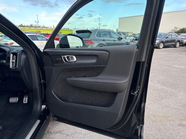 VOLVO Xc40 Photo 32