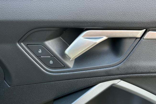 AUDI Q3 Photo 51