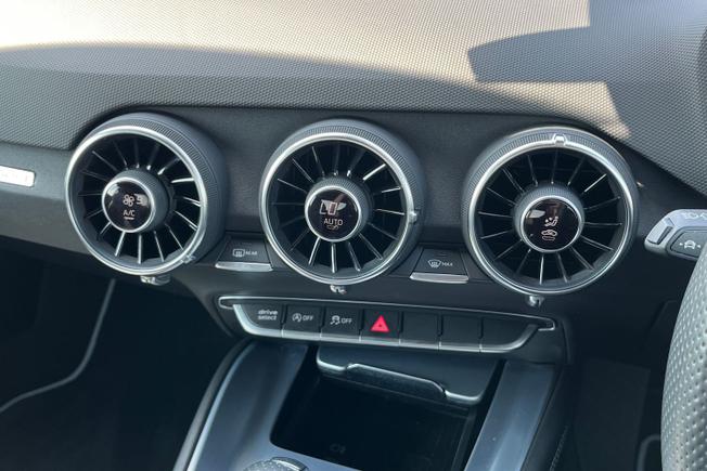 Audi TTS Photo 33