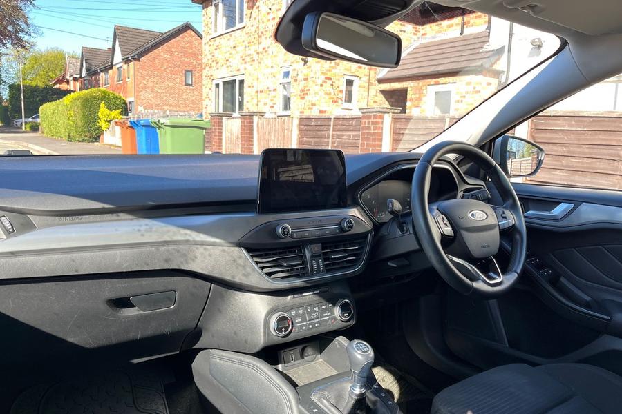 Ford FOCUS Photo autoimg-b91c107c9e5ff6bd9d669be5182b448b500f2a9e.jpg