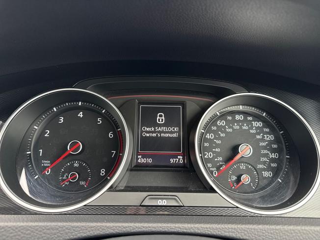 VOLKSWAGEN Golf Photo 15