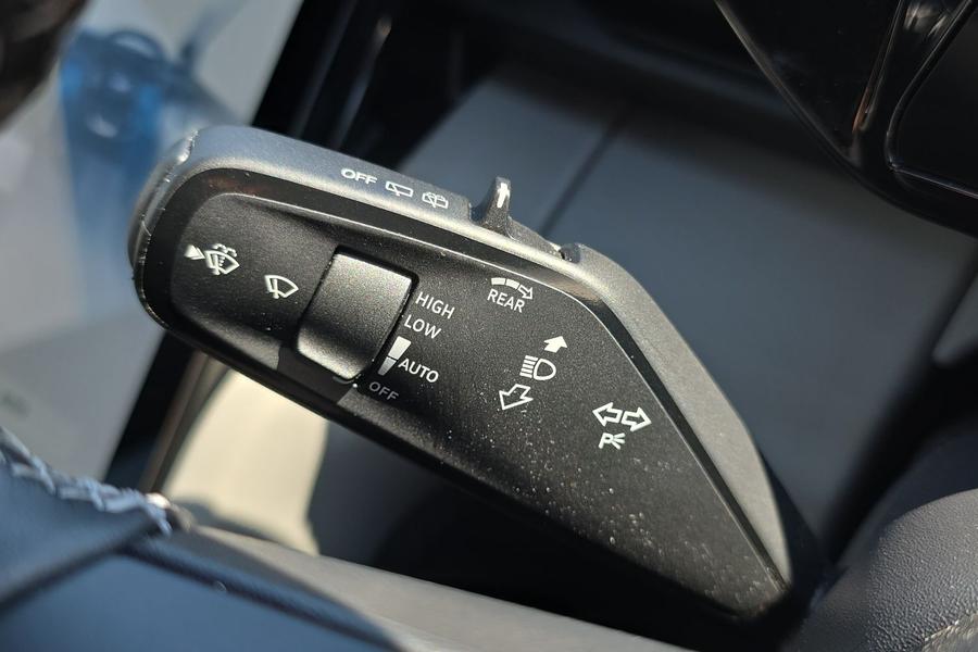 Ford Explorer Photo autoimg-b92371a3d7438f721c7adee48a5ca5665f38d6ff.jpg