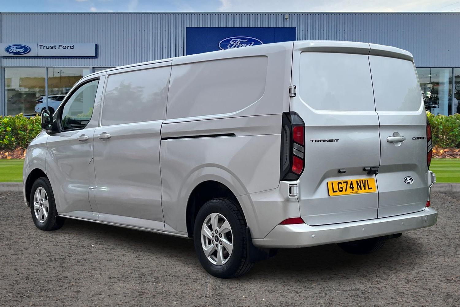 Ford TRANSIT CUSTOM Photo 1