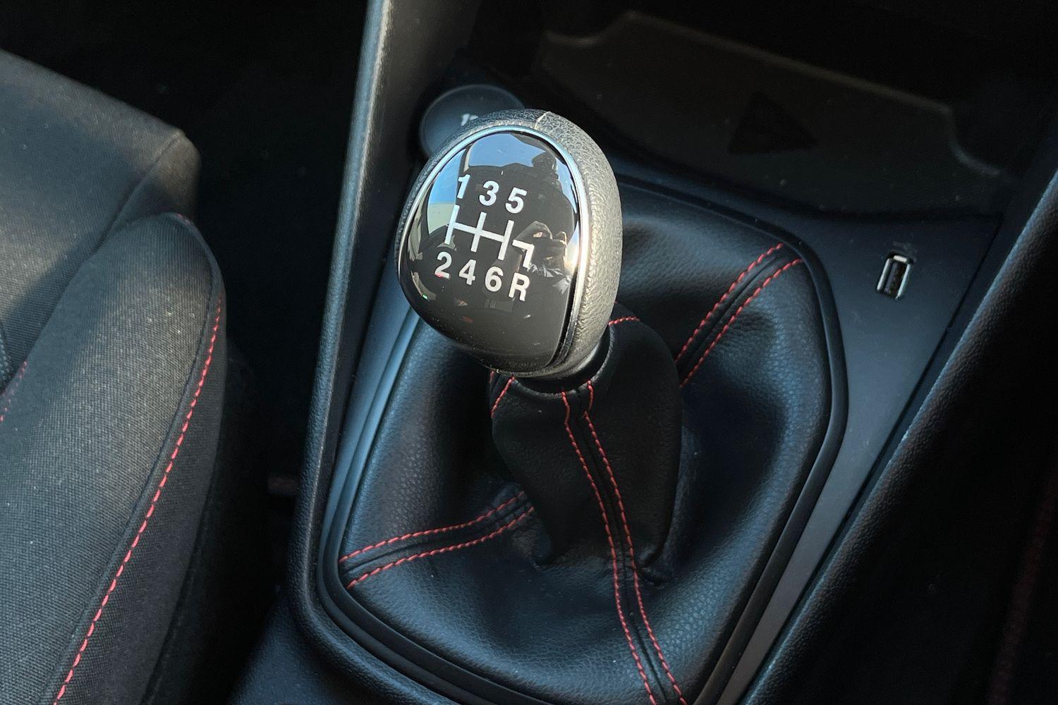 Ford FIESTA Photo 33