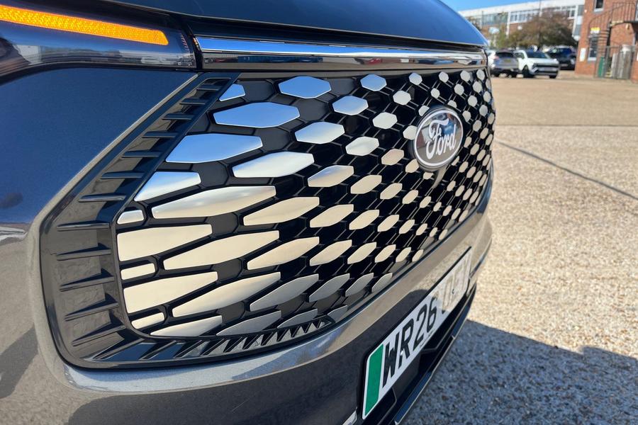 Ford E-TRANSIT CUSTOM Photo autoimg-b92ce792d8b39c86e1ed56056e773b6297df3ae6.jpg